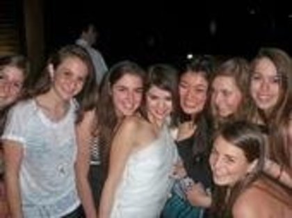 4991_94992295974_7961985974_2039621_5729899_n - selena gomez poze noi