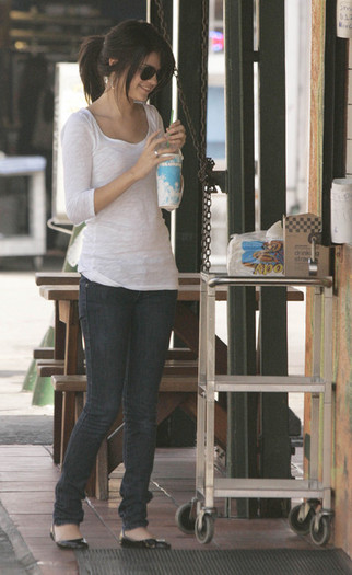 gallerymsg122168706039 - Selena Gomez