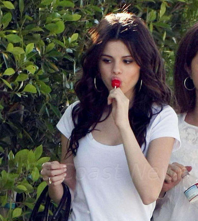 gallerymsg1232387412013 - Selena Gomez
