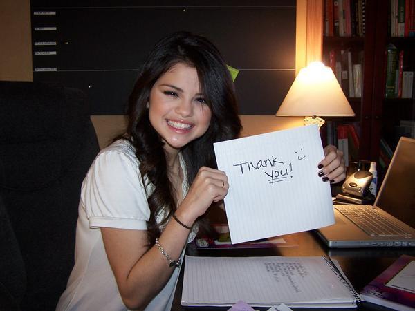 EKYDOVRCHUESCCDIAIZ - Selena Gomez