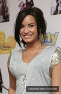 28365084_WDRRJEXHY - Demi OCTOBER 24TH - Press Conference in Mexico City