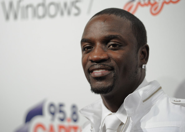 Akon+Jingle+Bell+Ball+2010+Day+Two+Arrivals+vLJnwpSlpfbl - Jingle Bell Ball 2010 Day Two - Arrivals
