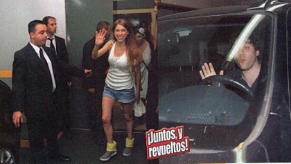 Florencia Bertotti-Paparazzi_Randomemory2010_2