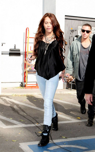 7 - Leaving a Bookstore in Sunset Blvd - January 8 2010