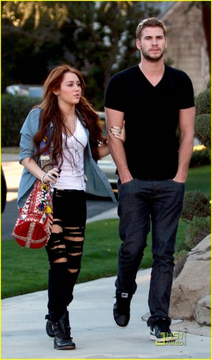 4 - Going to Ashley Tisdale home in Toluca Lake - February 7 2010