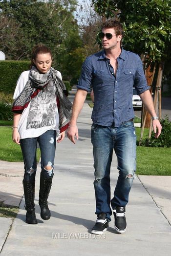 10 - Out and about with Liam in Toluca Lake - February 28 2010