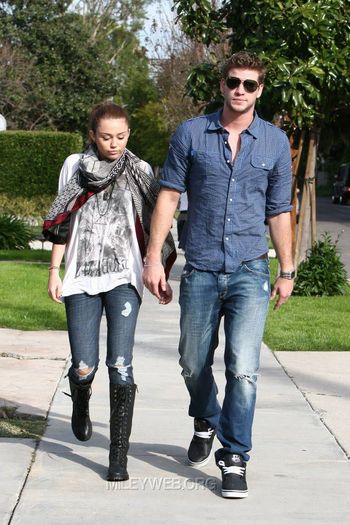 14 - Out and about with Liam in Toluca Lake - February 28 2010