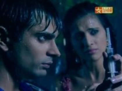 25015713_IRYGBVKWL[1] - Dill Mill Gayye-Rain Scene