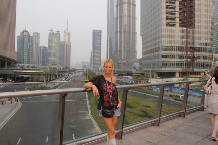 38727_429753384752_282443384752_4746863_4693819_n - Andreea Banica