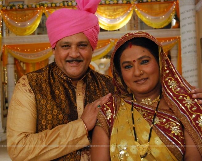 33189-prakashchand-and-kaushalya-a-simple-living-couple - Sapna Babul Ka Bidaai-Culoarea fericirii