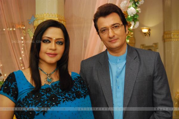94150-lovely-couple-indrajit-and-vasu - Sapna Babul Ka Bidaai-Culoarea fericirii