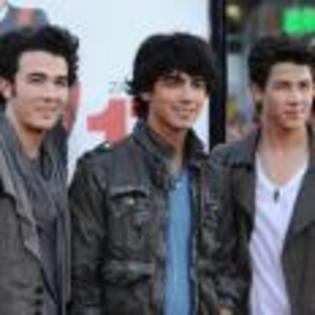 Kevin_Jonas_1264336696_3 - Jonas Brother