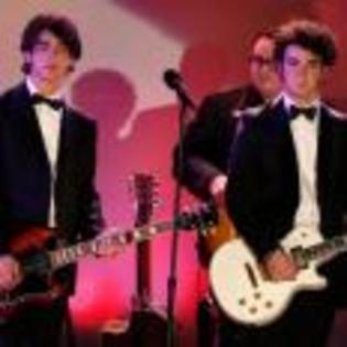 Kevin_Jonas_1264336860_1 - Jonas Brother