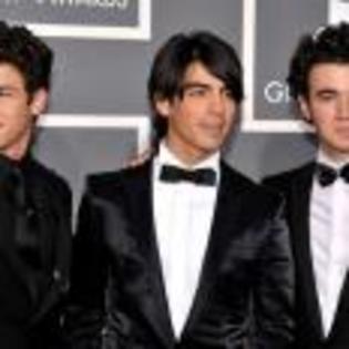 Kevin_Jonas_1264336911_3 - Jonas Brother