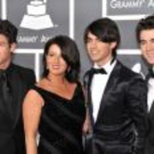 Kevin_Jonas_1264336964_4