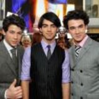 Kevin_Jonas_1264337860_1