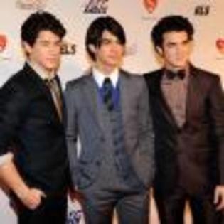 Kevin_Jonas_1264339154_1