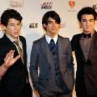 Kevin_Jonas_1264339154_3