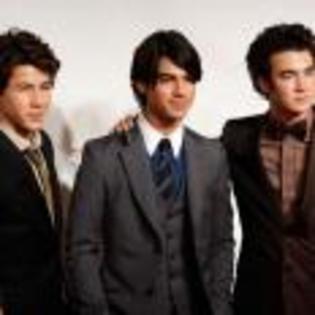 Kevin_Jonas_1264339182_2