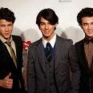 Kevin_Jonas_1264339205_1