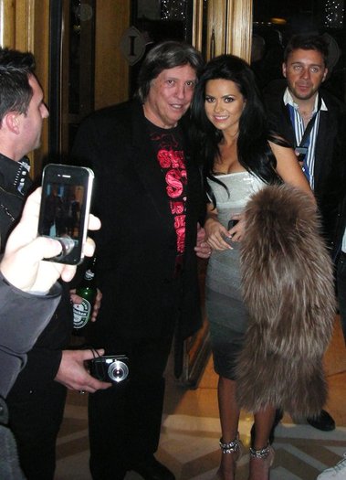 NRJ MUSIC AWARSD 2010 - cAt La SuTa SuNt FaNa Inna 2