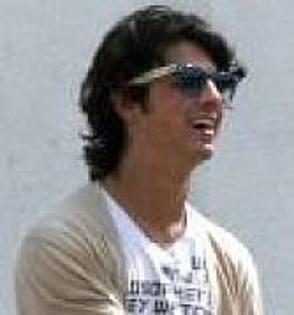 AULLQFZPWEFOSYBDVUD - Joe Jonas