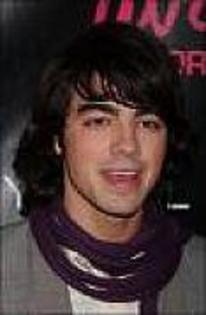 DMHGMIHJXWESLWLYYAZ - Joe Jonas