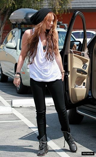 12 - Out and about in Toluca Lake - April 2 2010