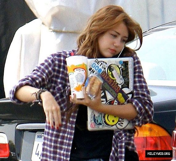 1 - Out and about in Toluca Lake - April 16 2010