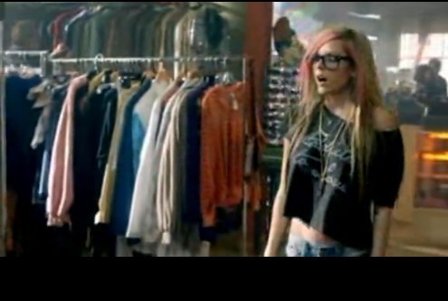 WHAT-THE-HELL-avril-lavigne-18594345-495-333[1] - avril lavigne- what the hell