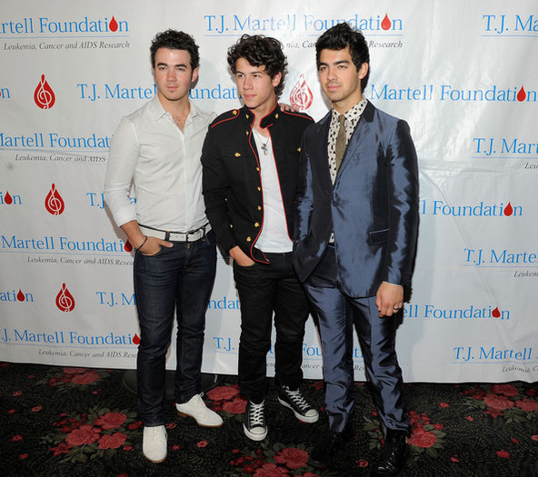 11th+Annual+T+J+Martell+Foundation+Family+lgHhFpdHQhnl - FoR U JoE JoNaS 1