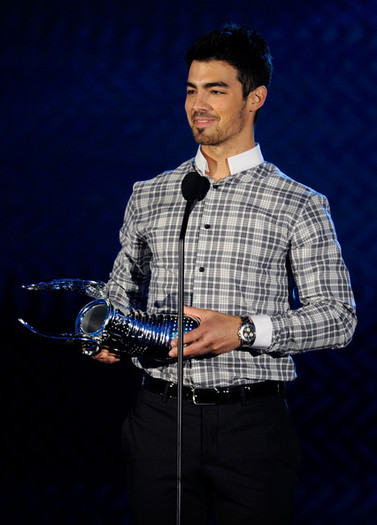 2010+VH1+Something+Awards+Show+g2_1RmrupTkl