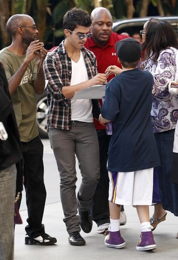 Celebrities+Arriving+2010+NBA+Finals+Game+vNlvVDEMd2kl