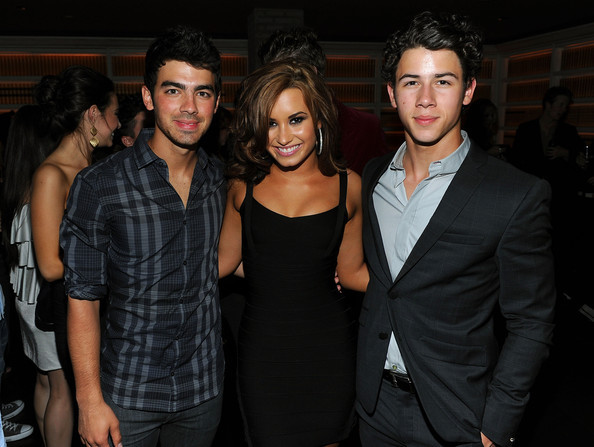 Joe+Jonas+Demi+Lovato+Celebrates+18th+Birthday+eHKgAmAu5Nol - FoR U JoE JoNaS 1