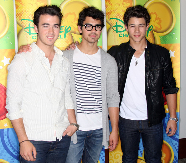 Disney+ABC+Television+Group+Summer+Press+Junket+8_iZM1SwxFHl - FoR U JoE JoNaS 1