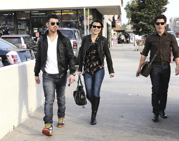 Joe+Jonas+Joe+Nick+Jonas+Samantha+Barks+West+Ftb0GPqdPhVl