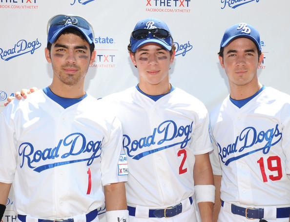 Joe+Jonas+Jonas+Brothers+Encourage+Fans+X+3TGbt4pm5GXl - FoR U JoE JoNaS 1