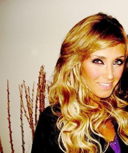 29877973_GUANLFTXY - 00 Anahi 001