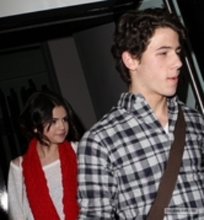 normal_001 - February 2nd-Has Dinner with Nick Jonas