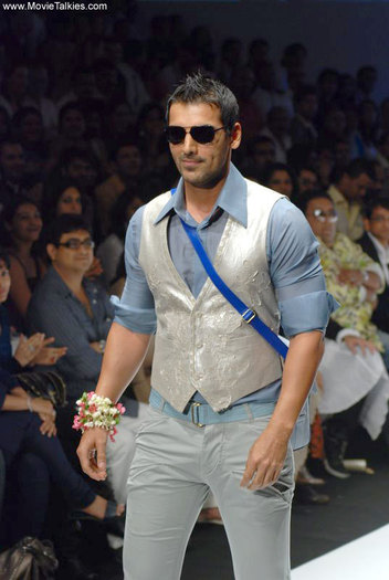 johnabraham-2b-1_1192774741