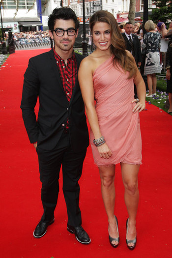 Twilight+Saga+Eclipse+Gala+Premiere+Inside+lqfTdyA3_eBl