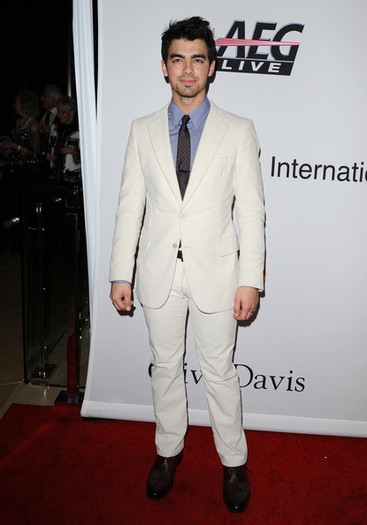 Clive+Davis+Pre+GRAMMY+Gala+-ICGg5elRC1l - FoR U JoE JoNaS 2