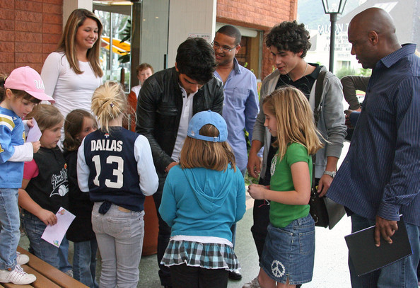 Joe+and+Nick+s+double+lunch+gN9PEVezZeil - FoR U JoE JoNaS 2