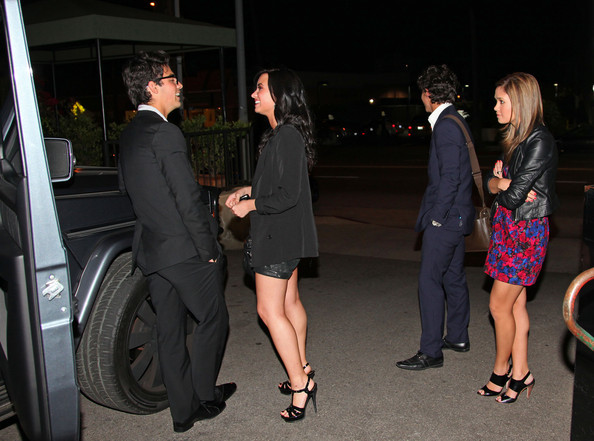 Joe+Demi+double+date+Nick+Nicole+Z4W-qtgsAetl - FoR U JoE JoNaS 2
