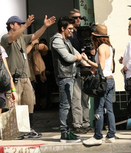 Joe+Jonas+Set+JONAS+Santa+Monica+2+BTmCfbvkPiNl