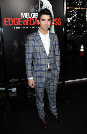 Premiere+Warner+Bros+Edge+Darkness+Arrivals+3NJdQBbBNXTl