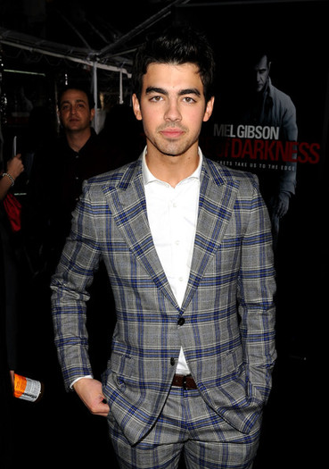 Premiere+Warner+Bros+Edge+Darkness+Arrivals+wGnlx-XJIRVl