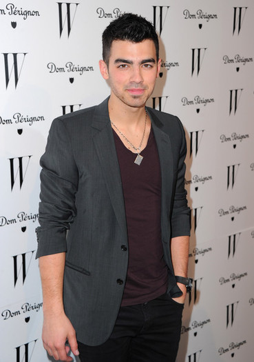 Joe+Jonas+W+Magazine+Golden+Globe+Awards+Party+A1YoMuFFKXEl