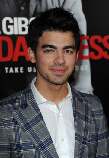 Premiere+Warner+Bros+Edge+Darkness+Arrivals+zKvKxEzBN_dl