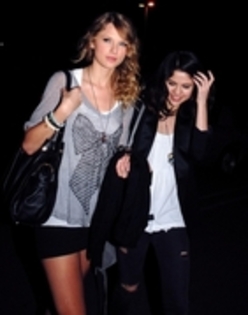 normal_018 - March 23rd-Pinz Bowling Alley with Taylor Swift_Los Angeles-LA